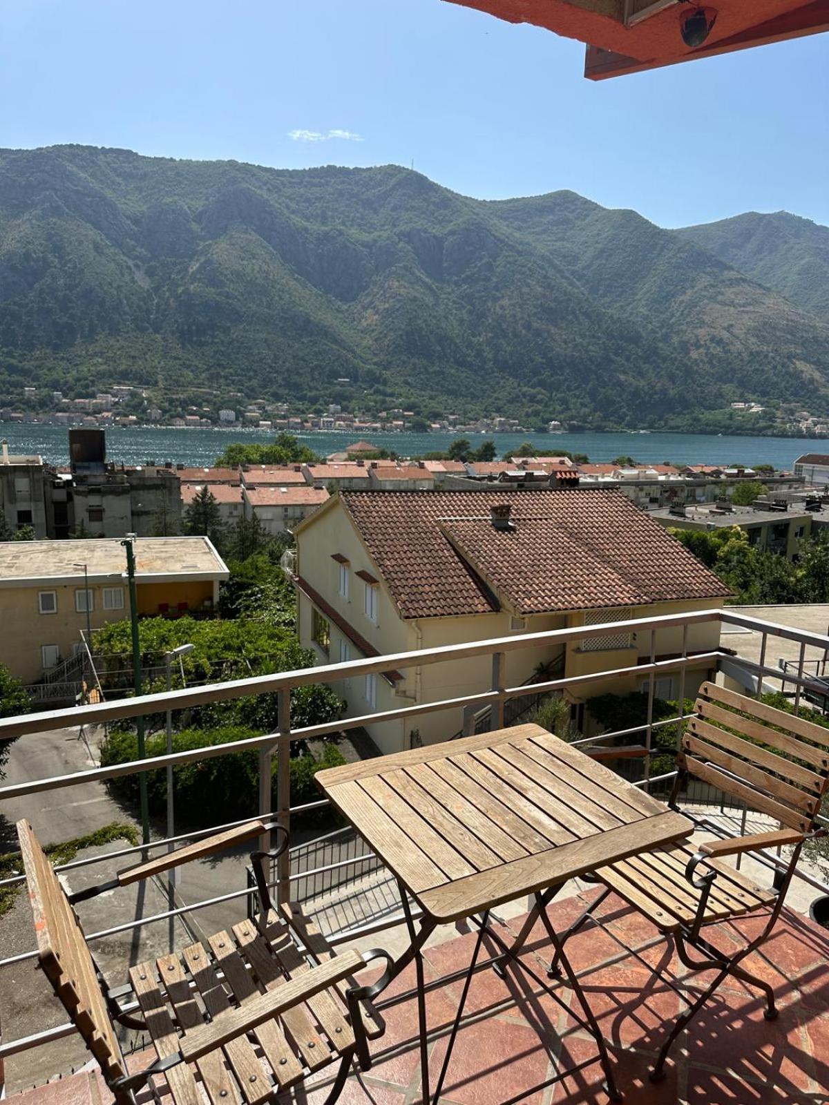 Themis Apart Hotel Kotor Exterior foto