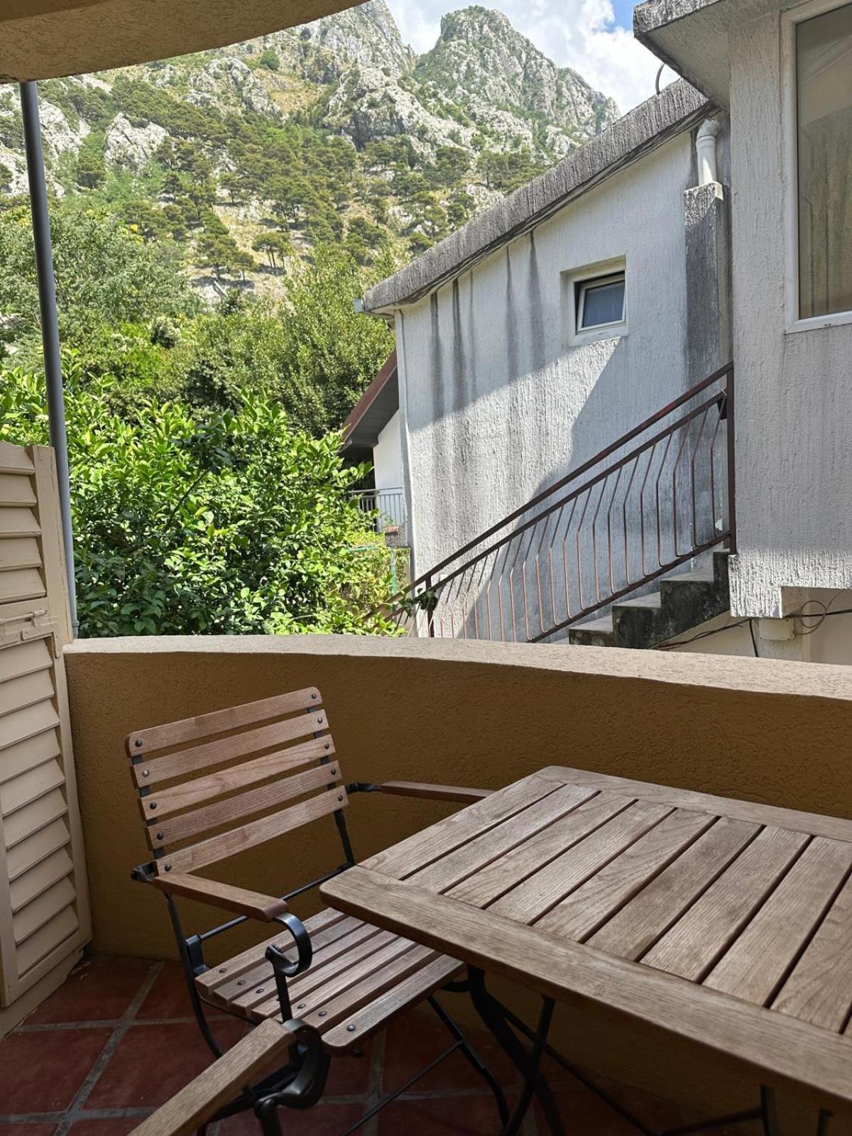 Themis Apart Hotel Kotor Exterior foto